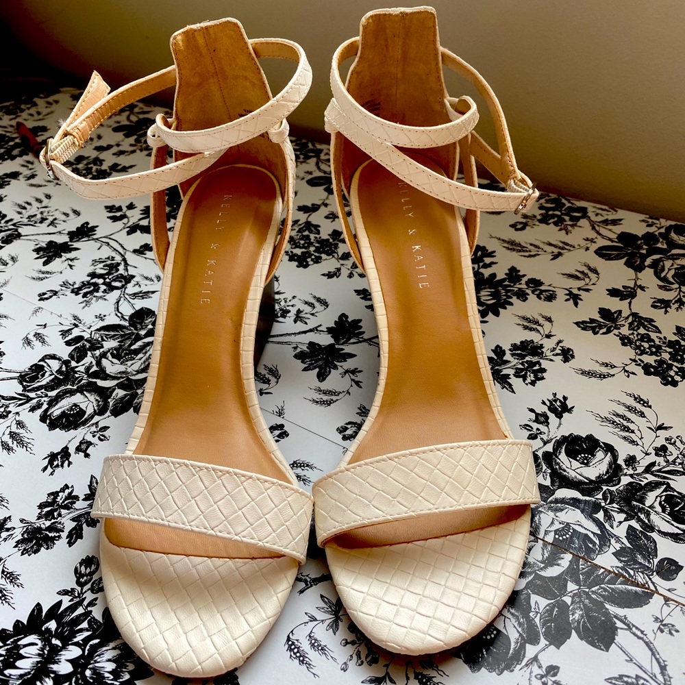 Kelly&Katie wedge